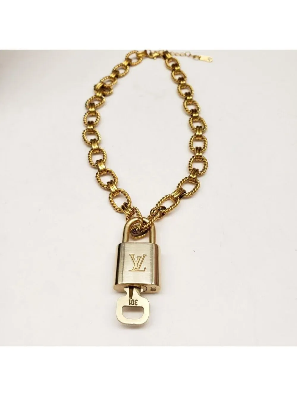 Authentic Louis Vuitton Lock & Key w/ Unbranded Gold Plated Gold Chain Necklace